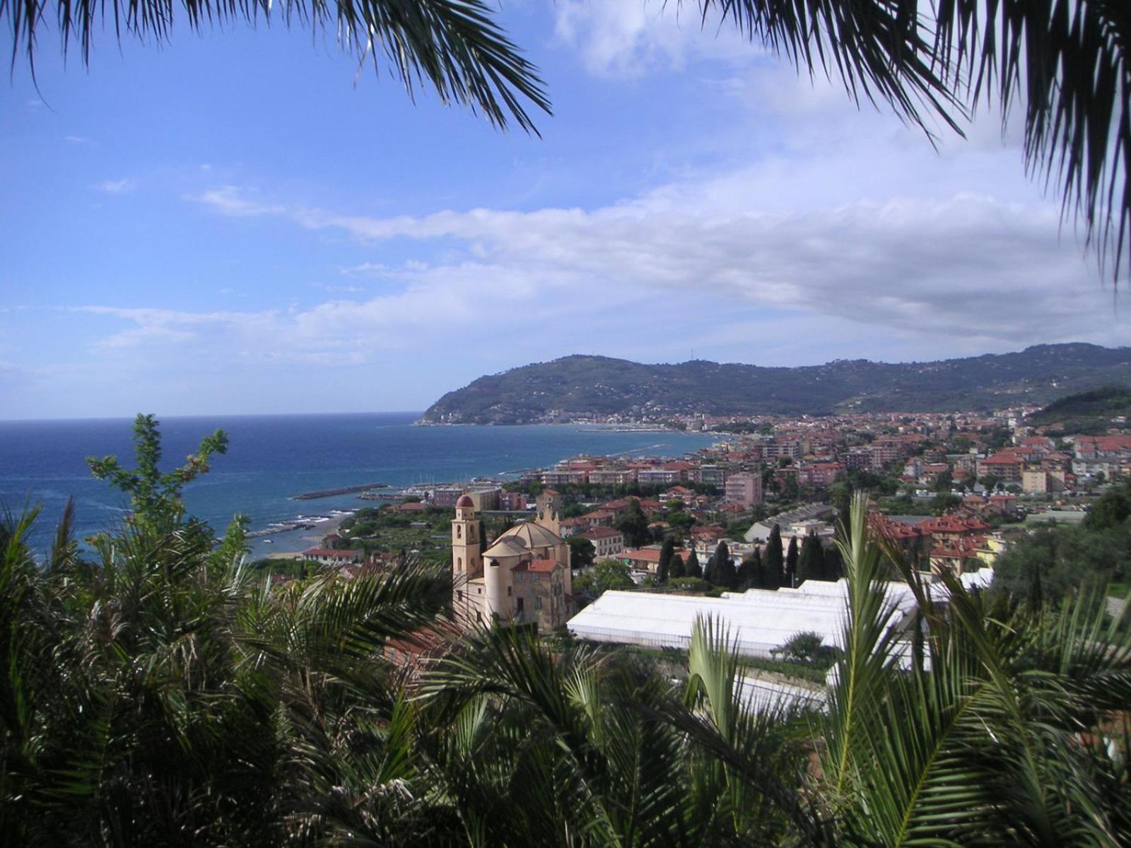 Vila Casa Bisou Italia Wifi Et Parking Free Privato Diano San Pietro Exteriér fotografie