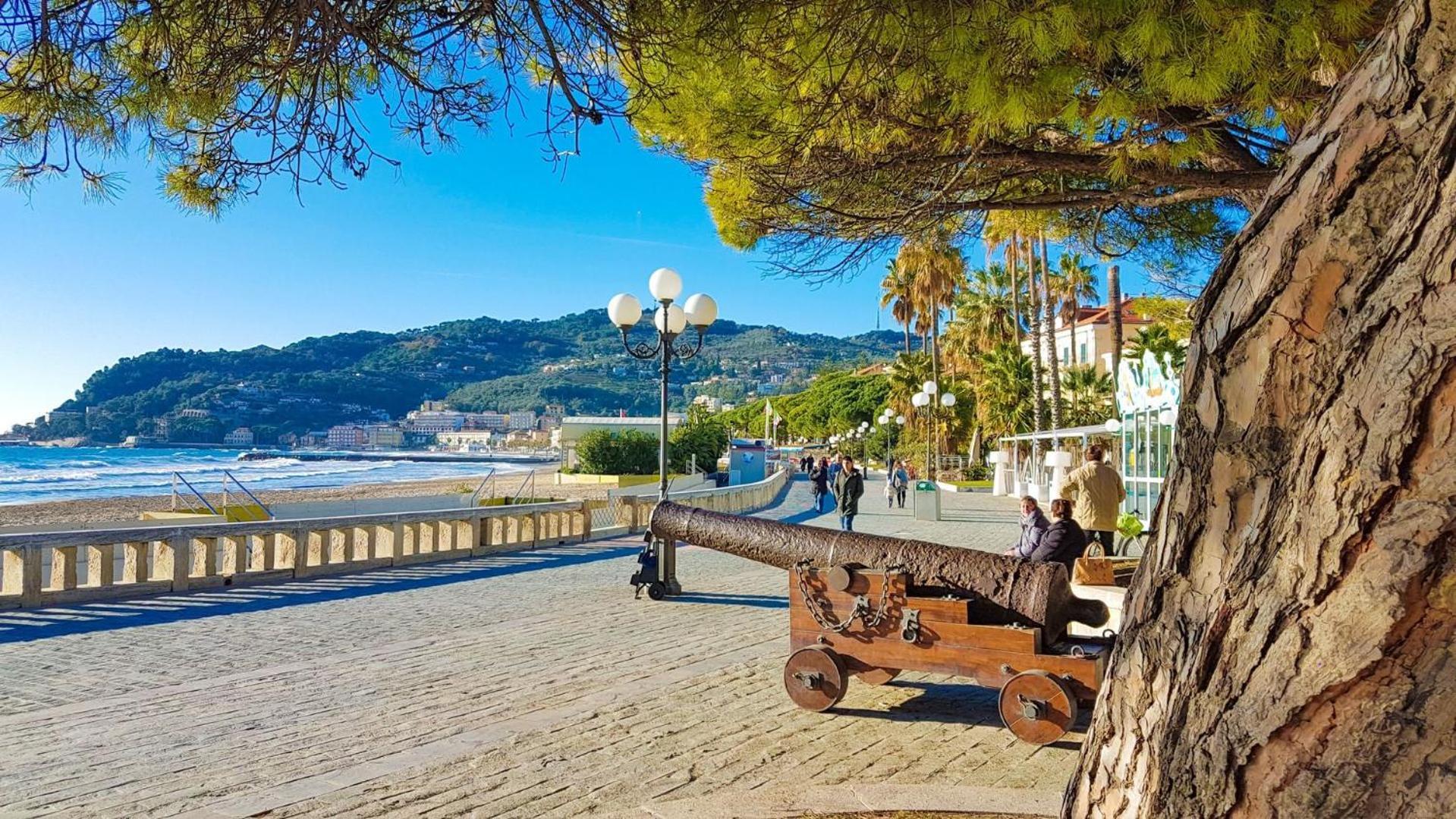 Vila Casa Bisou Italia Wifi Et Parking Free Privato Diano San Pietro Exteriér fotografie